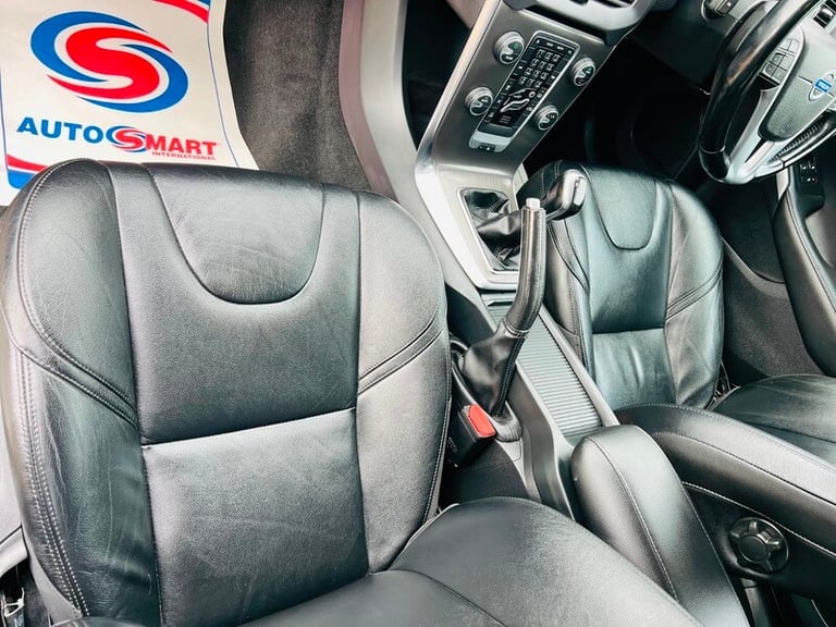 2014 Volvo V40 1.6 D2 SE Lux Hatchback 5dr Diesel Manual Euro 5 (s/s) (115 ps) HATCHBACK Diesel M...