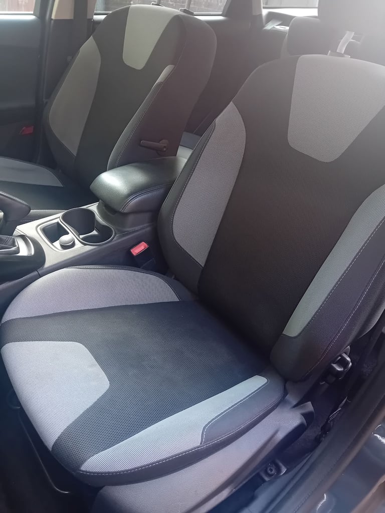 Ford, FOCUS, Estate, 2014, Manual, 1560 (cc), 5 doors