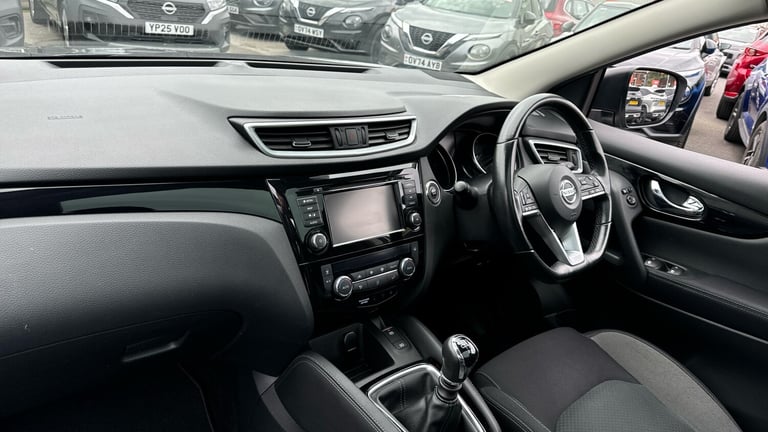 2021 Nissan Qashqai 1.3 DiG-T N-Connecta 5dr [Glass Roof Pack] Petrol Hatchback Hatchback Petrol ...
