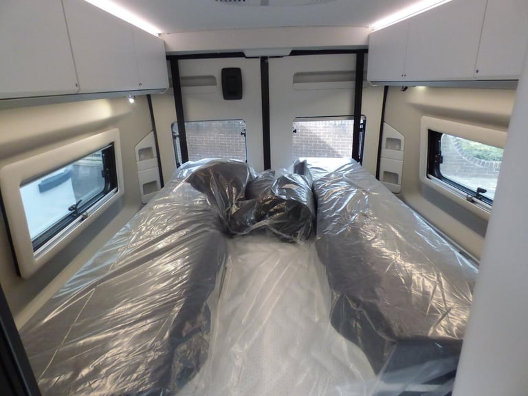 Adria Twin Supreme 640 SGX DIESEL AUTOMATIC 2025