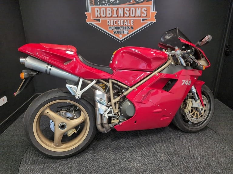 2000 W REG DUCATI 748 B IN RED, GREAT LOOKING CLASSIC