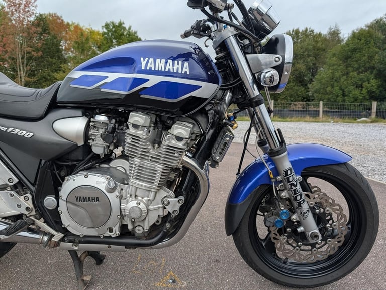 2000 YAMAHA XJR1300