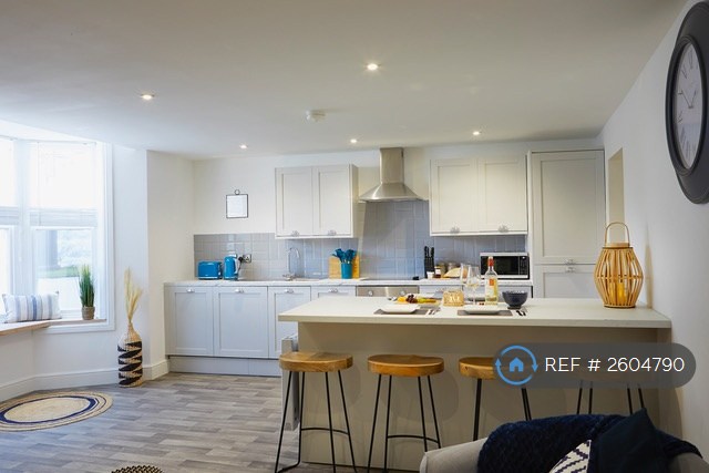 2 bedroom flat in Albemarle Crescent, Scarborough, YO11 (2 bed) (#2604790)