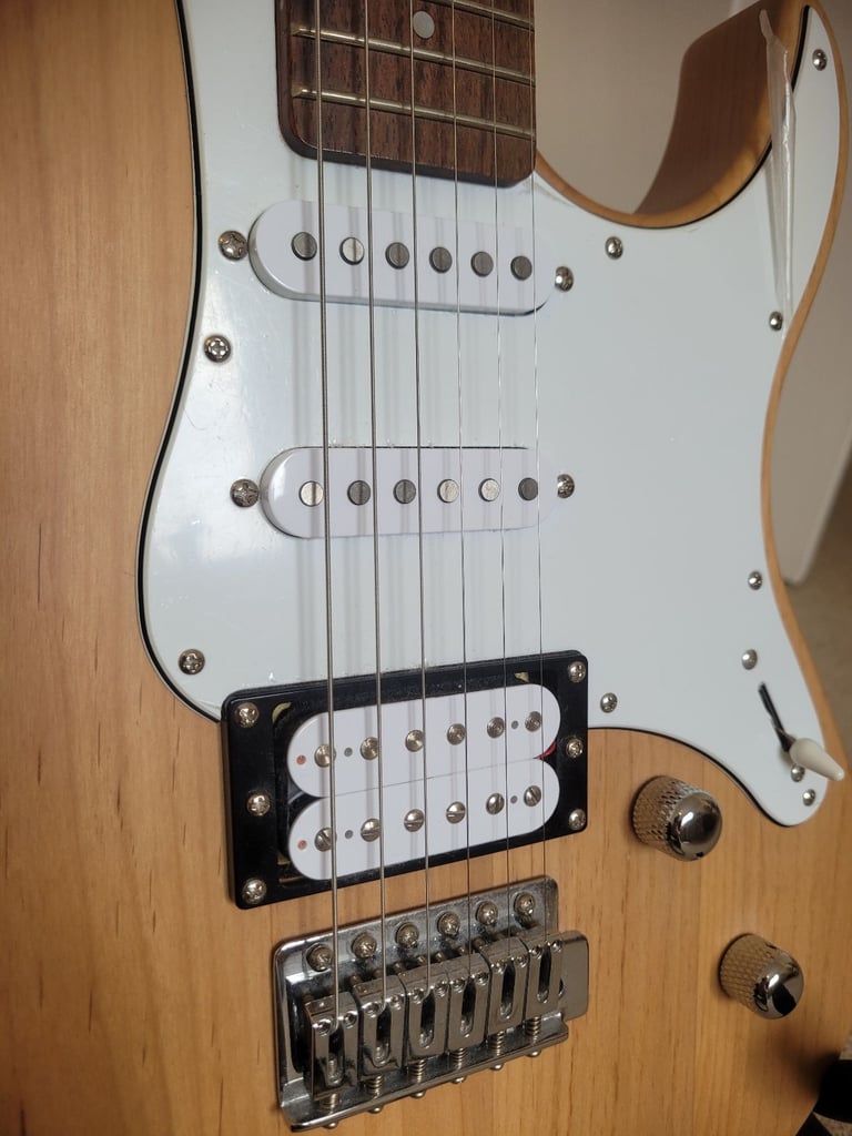 Yamaha Pacifica 112v, Marshall MG15 amp