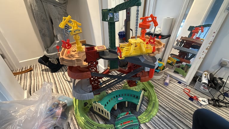 2 Thomas & friends train sets with trains. 