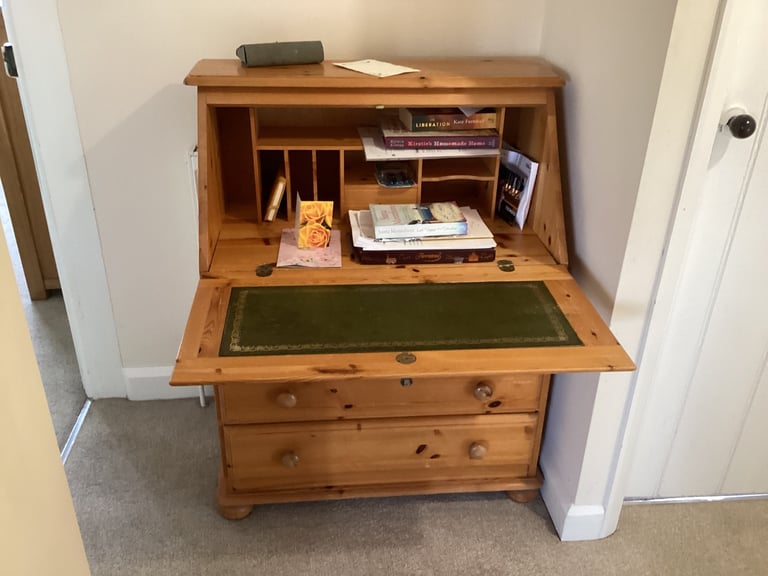 Contemporary Bureau