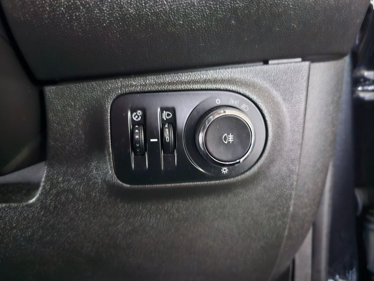 2013 Vauxhall ADAM 1.2 ecoFLEX 16v GLAM Euro 5 (s/s) 3dr HATCHBACK Petrol Manual