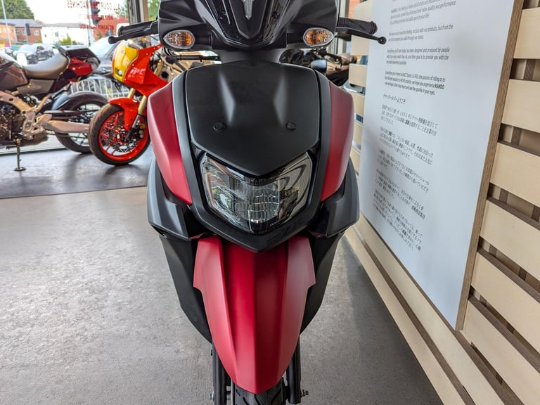 NEW Yamaha RayZR 125 Learner Legal Scooter. (Red) JUST £2,500 (No Admin Fees)