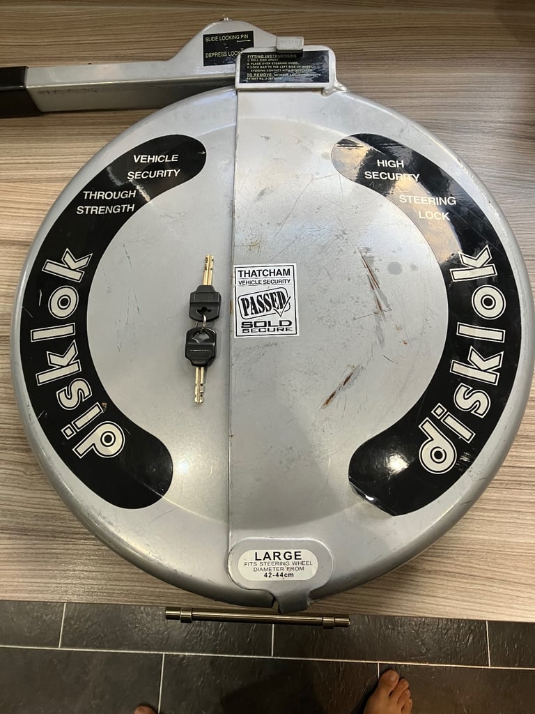 Disklok  Steering Wheel Lock - Large - with 2 x keys