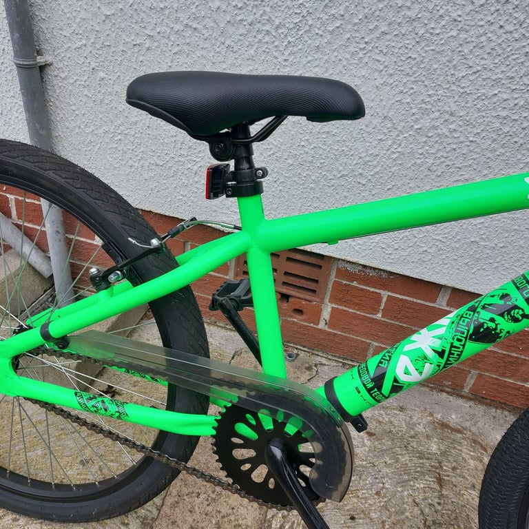 Kids bright green, X-Rated Exile mountain bike