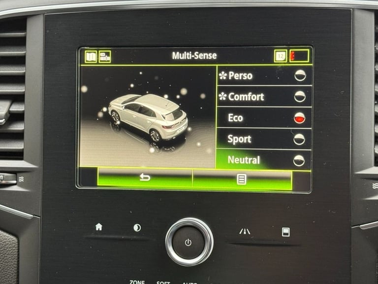 2019 Renault Megane 1.3 TCe Iconic Hatchback 5dr Petrol Manual Euro 6 (s/s) (140 ps) Hatchback Pe...