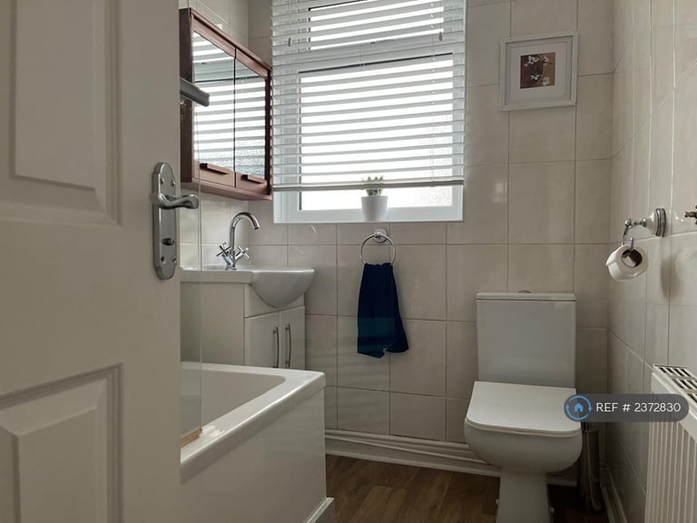 2 bedroom flat in Burnbank Street, Coatbridge, ML5 (2 bed) (#2372830)