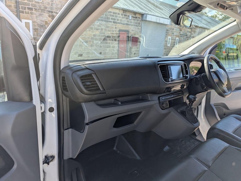 2021 Peugeot Expert 1.5 BlueHDi 1000 Professional Standard Panel Van MWB Euro 6 (s/s) 6dr PANEL V...