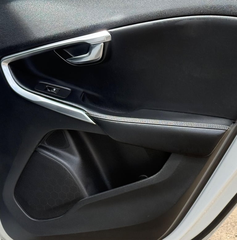 2015 Volvo V40 1.6 D2 R-Design Powershift Euro 5 (s/s) 5dr Diesel