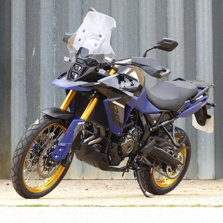 2025 Suzuki DL800 V-Strom DE – Immaculate, 1- Owner, FSH, 16 months Warranty .