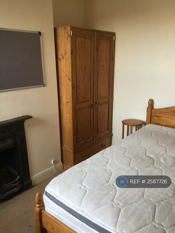 1 bedroom in Southampton Road, Northampton, NN4 (#2587726)
