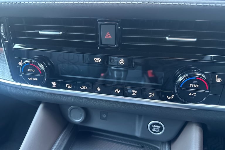 2025 Nissan Qashqai 1.3 DiG-T MH Tekna 5dr Hatchback Petrol Manual