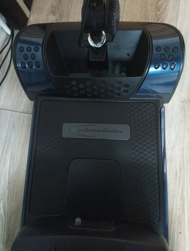 MICROGLIDE / GO-GO MOBILITY SCOOTER 