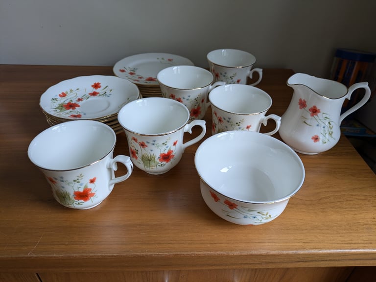 image for Vintage Royal Vale Poppy Design Tea Set