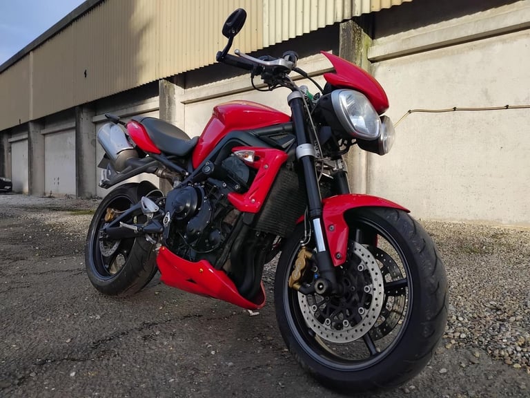 2012 12 TRIUMPH STREET TRIPLE R RED NAKED 675 STREET FIGHTER NEW MOT