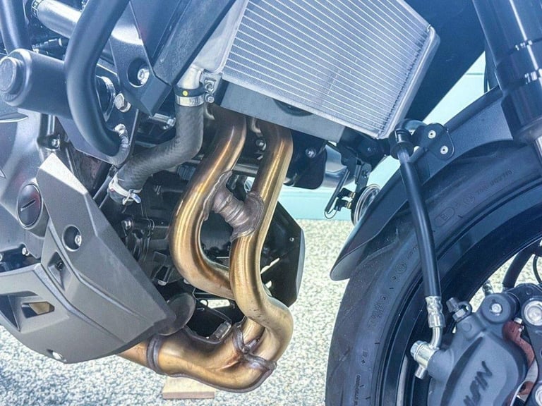 2025 25 KAWASAKI VERSYS 650 100 MILES - ADVENTURE - 1 OWNER - ULTRA LOW MILES