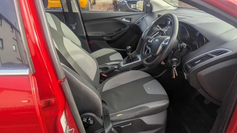Ford, FOCUS, Hatchback, 2012, Manual, 998 (cc), 5 doors