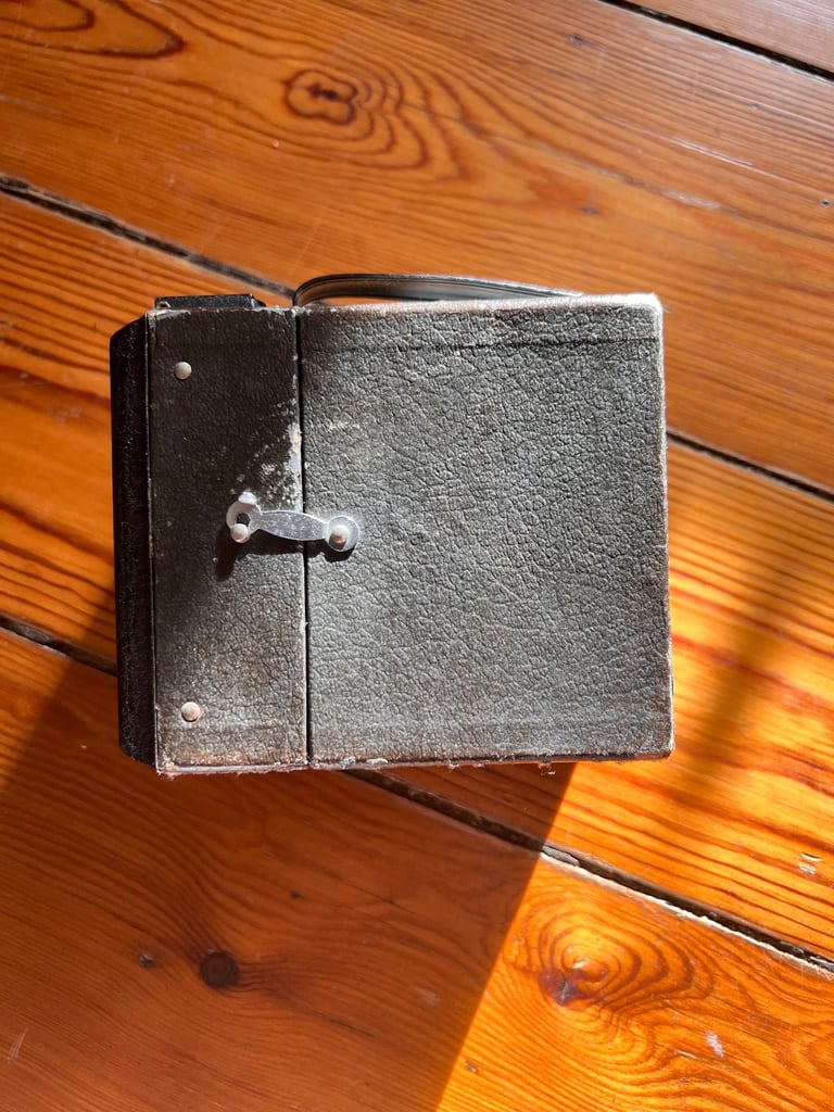 Vintage Cameras – Conway Box Camera & Agilux Agiflash (Made in England)