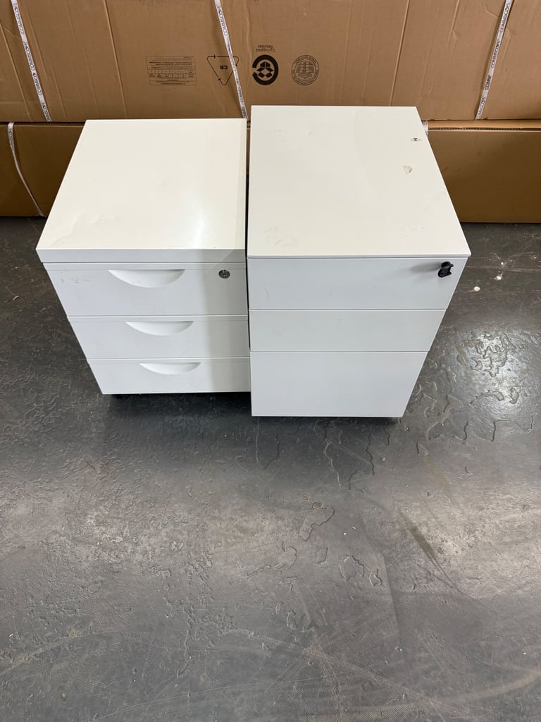 Office furniture clearance (2nd hand)