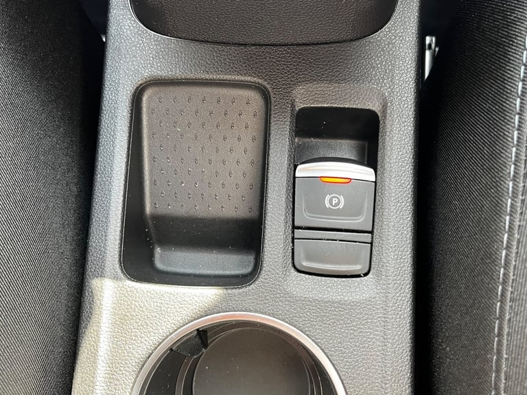 2020 Renault Captur ICONIC TCE Hatchback Petrol Manual