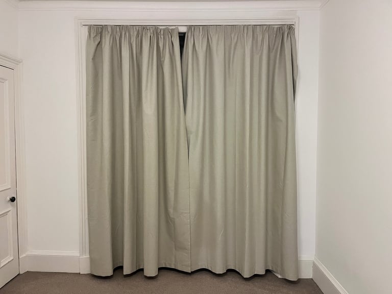 2 x black out Curtain set in excellent condition