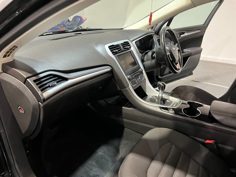 2015 Ford Mondeo 2.0 TDCi Zetec Estate 5dr Diesel Manual Euro 6 (s/s) (150 ps) Estate Diesel Manual