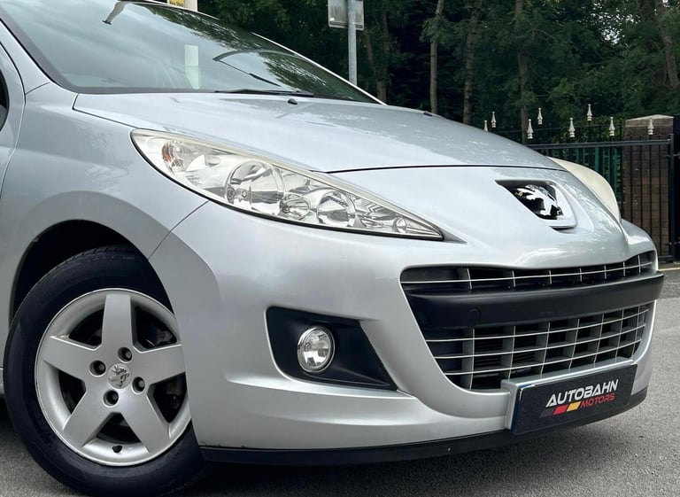 2011 Peugeot 207 1.4 VTi Sportium Euro 5 5dr HATCHBACK Petrol Manual