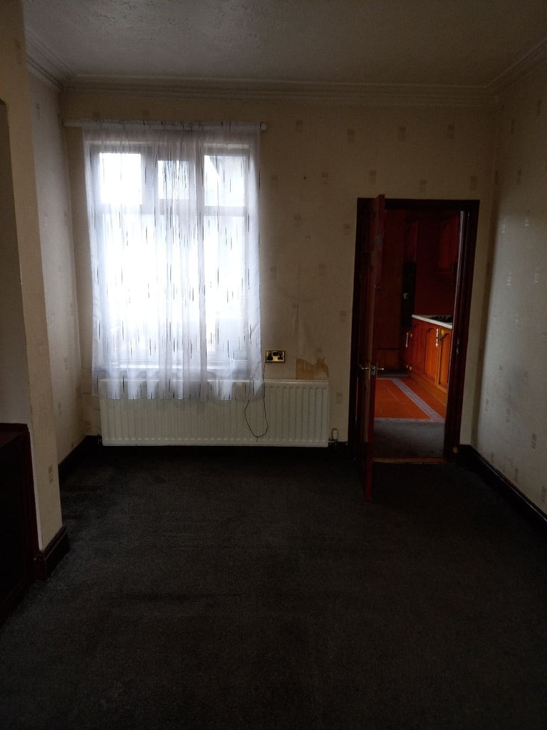 **LET BY** 3 BEDROOM MID TERRACE - LEEK NEW ROAD** NO DEPOSIT**DSS ACCEPTED**