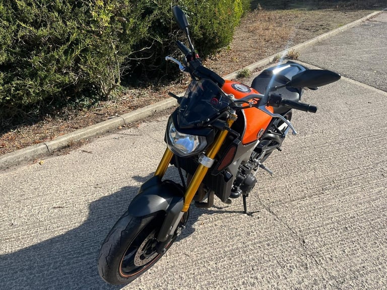 2015 15 YAMAHA MT-09 NAKED MT09 900 TRIPLE 12k MILES MT 09 900