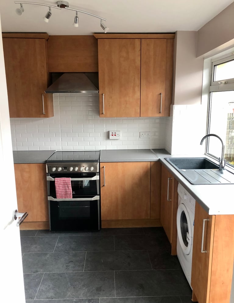 Two bedroom + box room house to let in Pumpherston