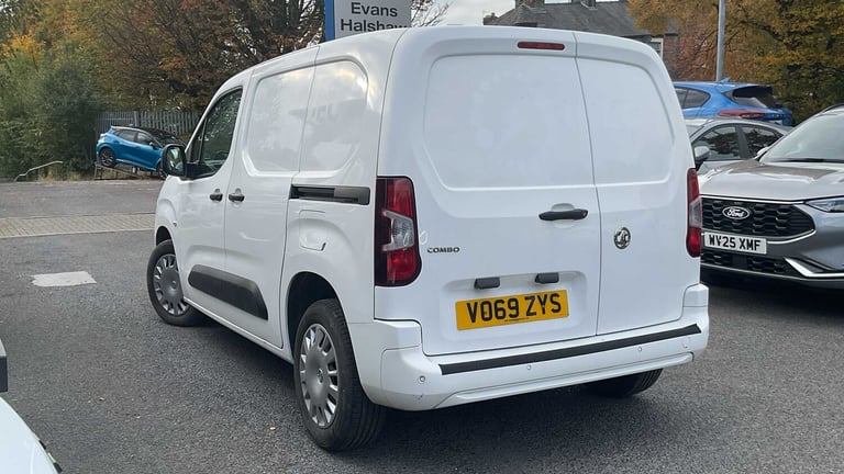 2019 Vauxhall Combo 2300 1.5 Turbo D 100ps H1 Sportive Van PANEL VAN DIESEL Manual