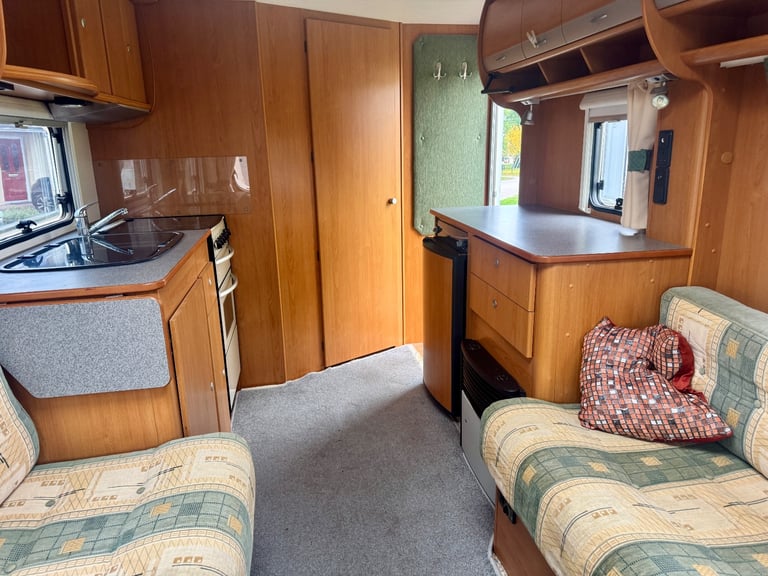 Caravan Dethleffs Camper DL 470 2006 2/3 Berth 