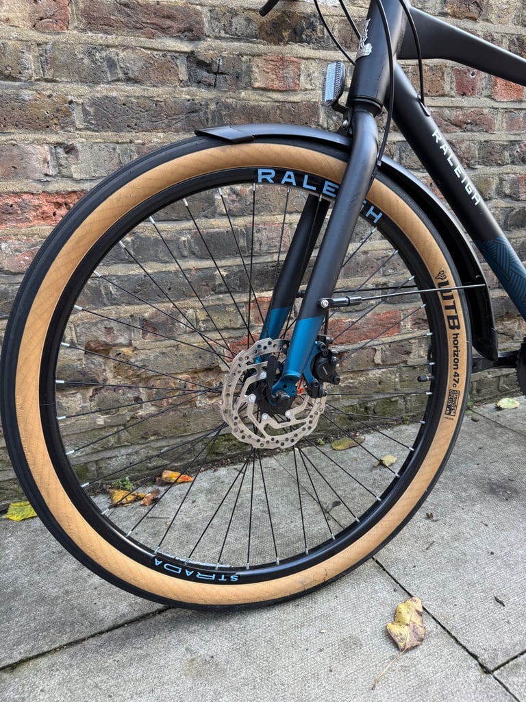 Raleigh Strava City Hybrid Bike - 50cm - Excellent Condition (Original Owner) 