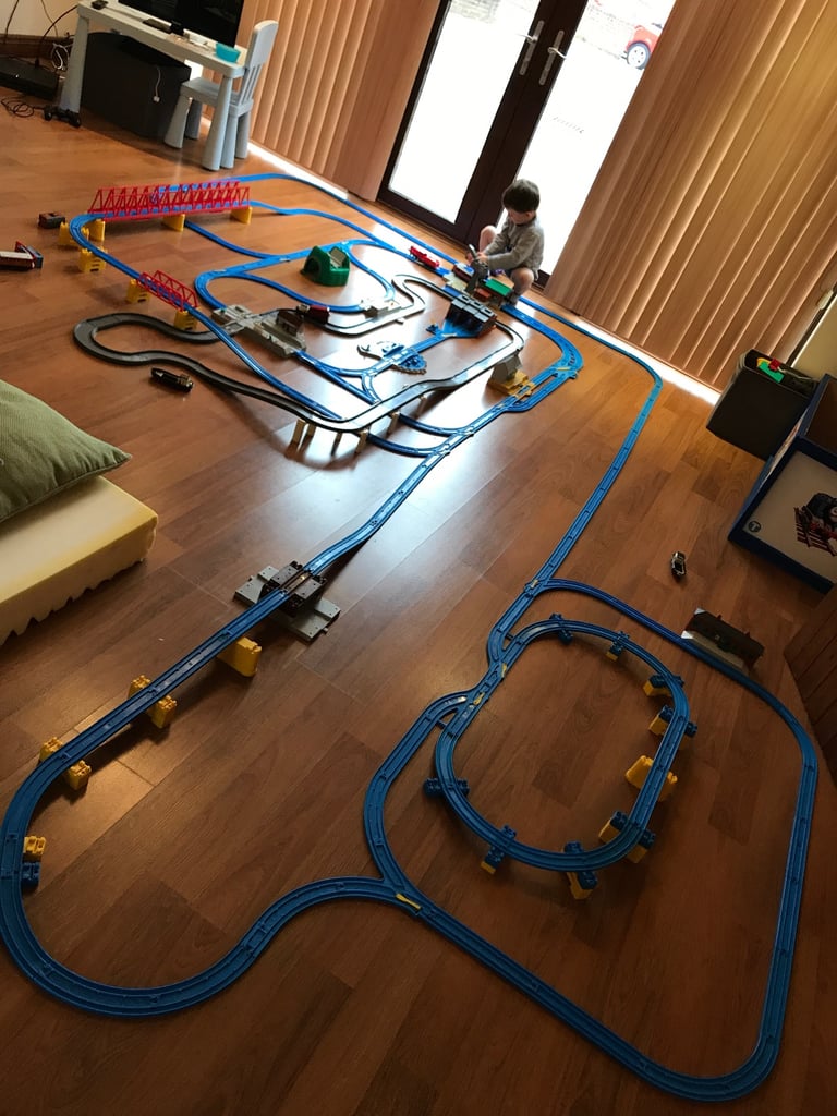Thomas the Tank Engine train and track set