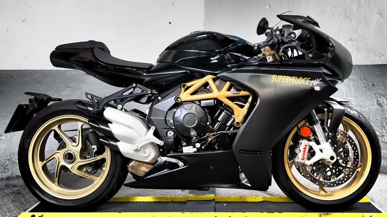 MV Agusta SUPERVELOCE 800, Simply lovely