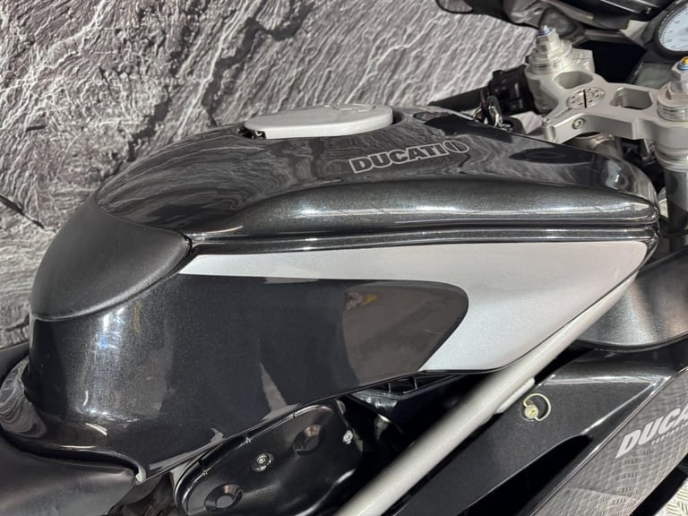 DUCATI 749 DARK 2006