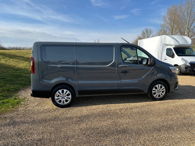 2022 Renault Trafic 2.0 dCi Blue 28 Sport SWB Euro 6 (s/s) 5dr PANEL VAN Diesel Manual