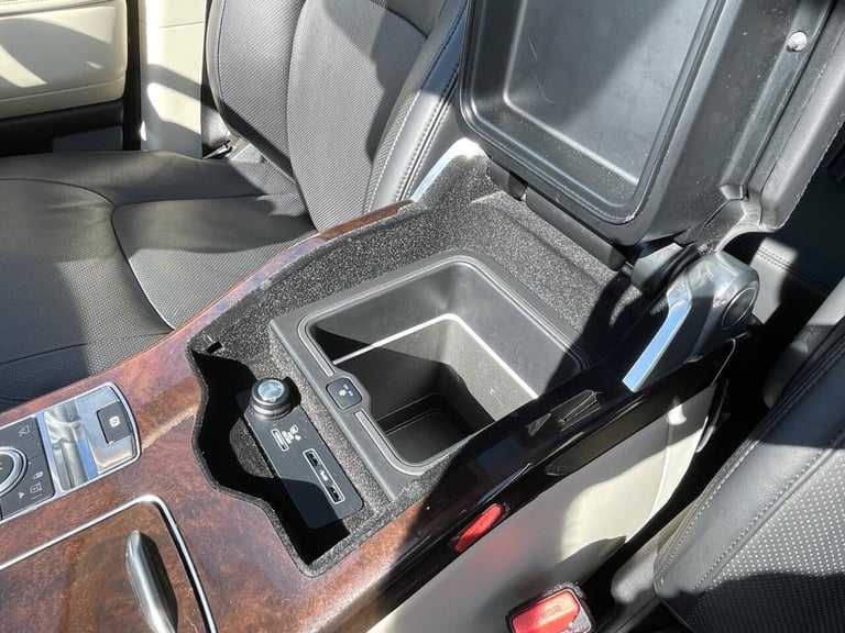 2019 Land Rover Range Rover 3.0 SD V6 Vogue black pack SUV 5dr Diesel Auto 4WD 275 bhp ESTATE Die...