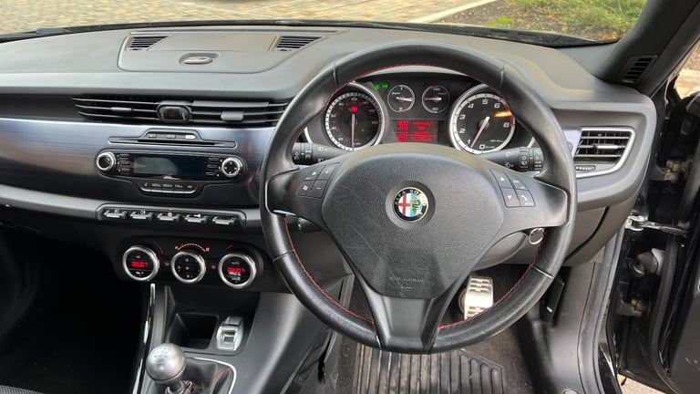 Alfa Romeo, 1.4L Sportiva Turbo Petrol GIULIETTA, Hatchback, 2012, Manual, 1368 (cc), 5 doors