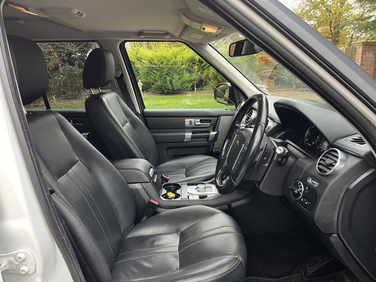 LAND ROVER DISCOVERY 4 3.0 SD V6 XS 2014