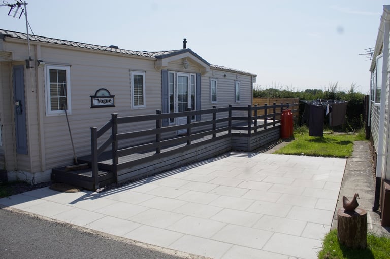 STATIC CARAVAN / HOME 