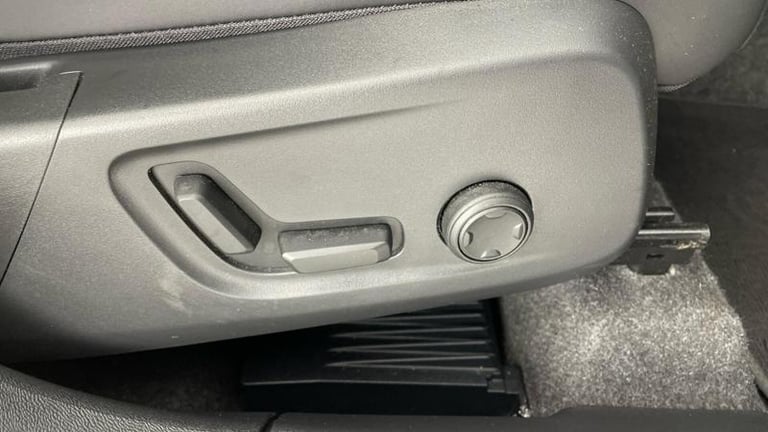 2025 Volvo XC40 Plus B4 Mild hybrid Petrol Dark Automatic SUV Petrol Automatic