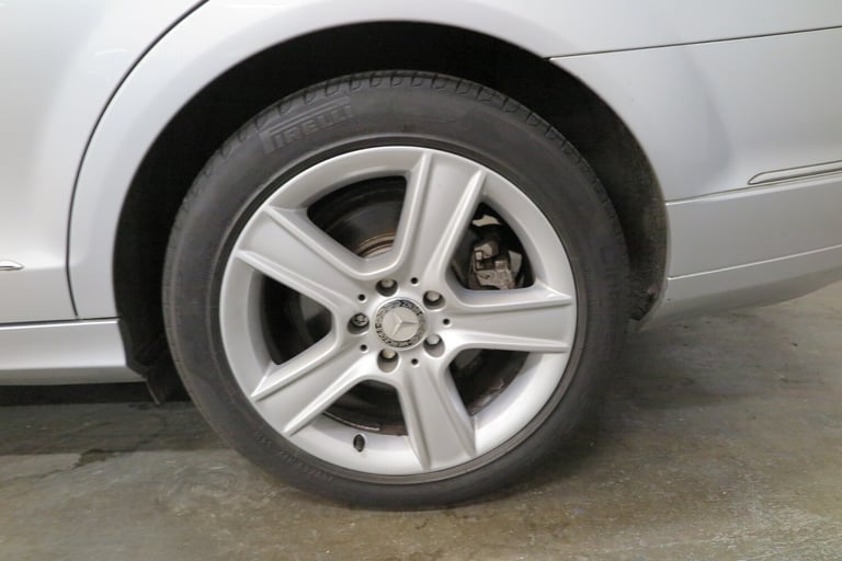  MERCEDES C CLASS V6,LOW MILEAGE WITH F.S.H.NATIONWIDE DELIVERY AVAILABLE