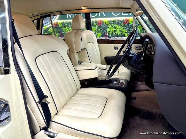 Rolls-Royce Silver Shadow Silver Shadow 6.8 II 4dr [RARE EXAMPLE]