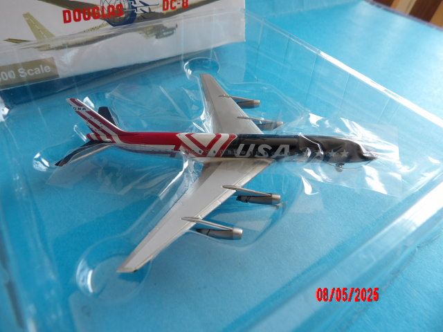 Aero Classic 1:400 Scale Douglas DC-8 USA – ONA Independence 1776-1976 